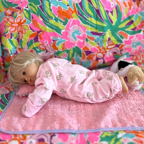 Pleasant companion (American girl) Pink Pajama Doll with Plush Dog - Picture 3 of 3